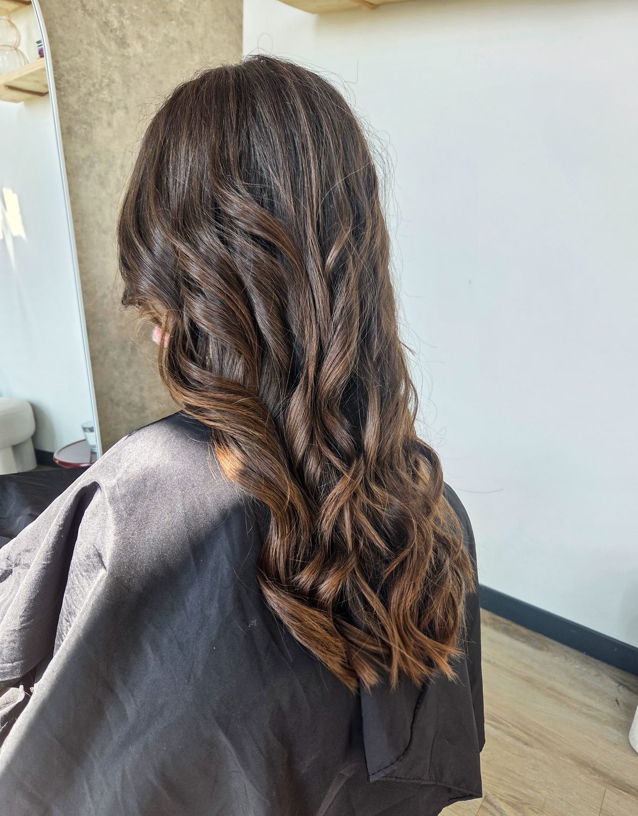 Donkerbruin haar met warme karamel lengtes